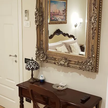 Fine Venice Couette-café